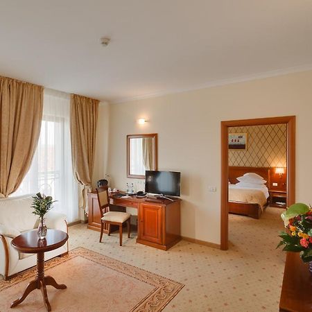Hotel Opera Plaza Cluj-Napoca Esterno foto