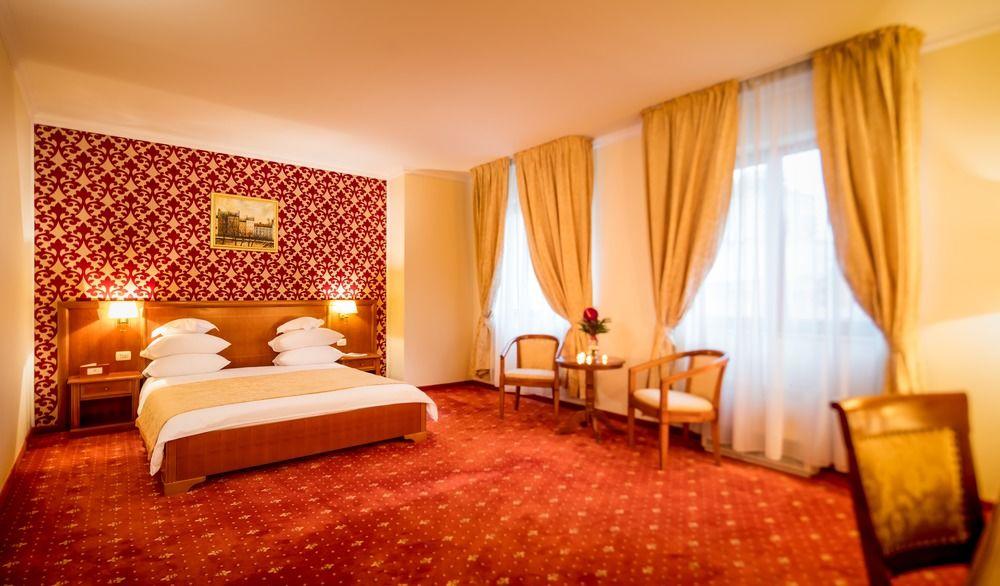 Hotel Opera Plaza Cluj-Napoca Esterno foto