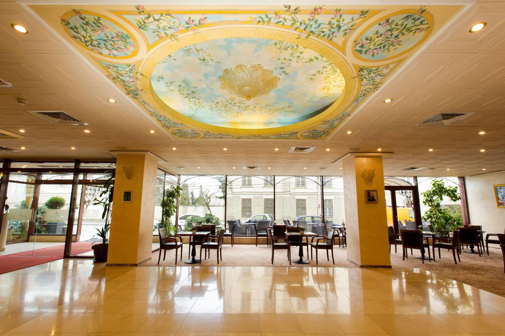 Hotel Opera Plaza Cluj-Napoca Esterno foto