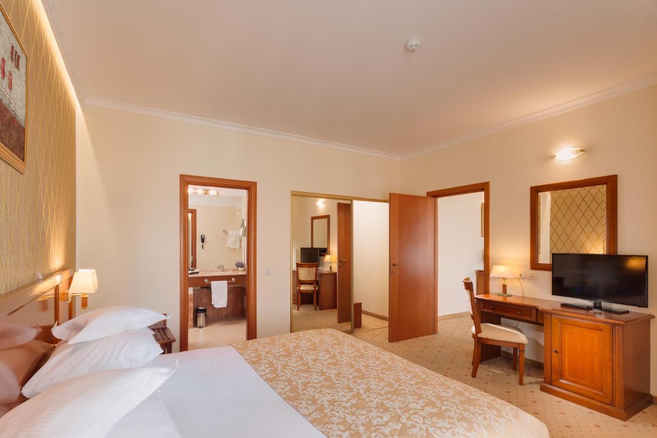Hotel Opera Plaza Cluj-Napoca Esterno foto