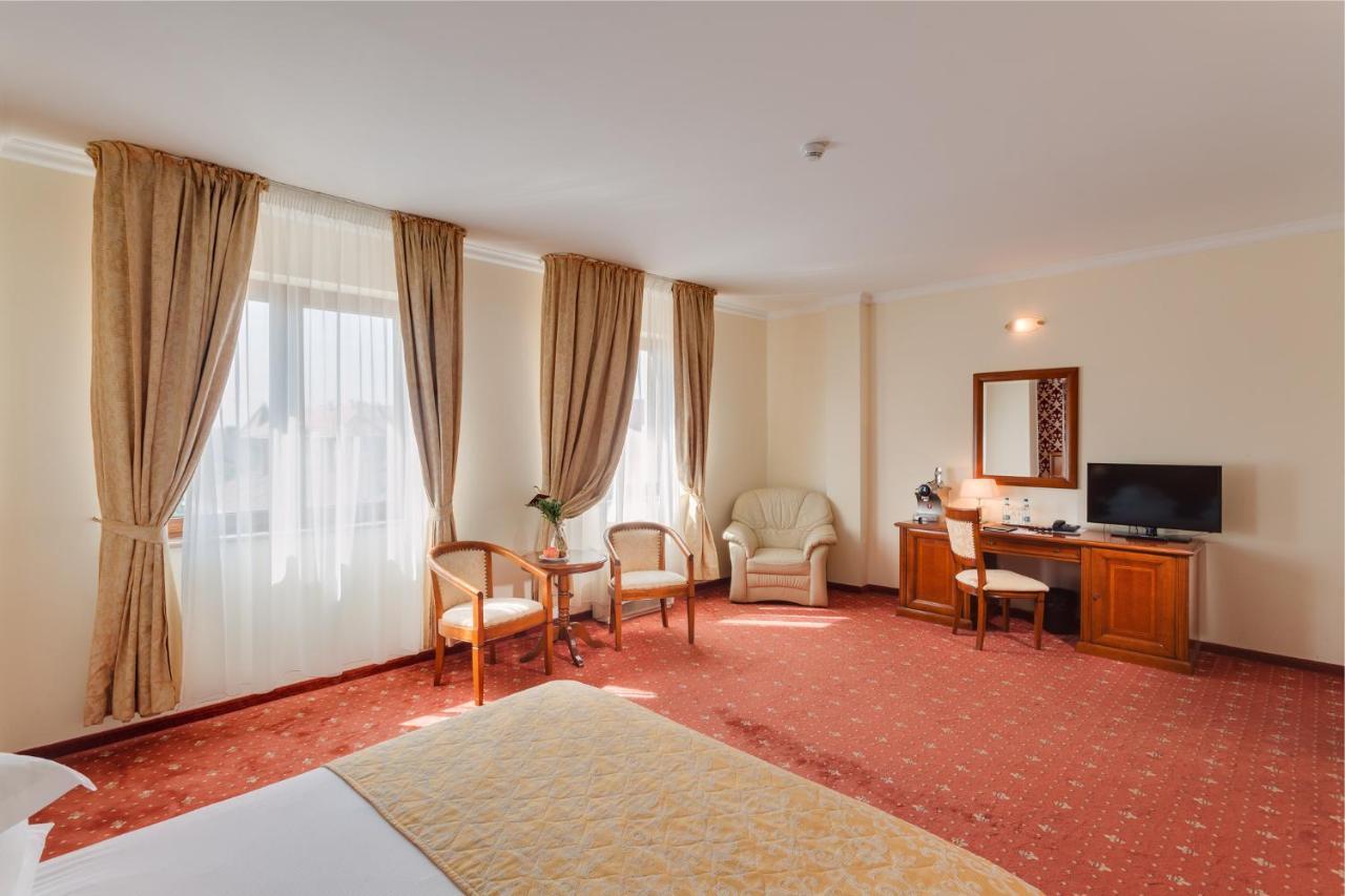 Hotel Opera Plaza Cluj-Napoca Esterno foto
