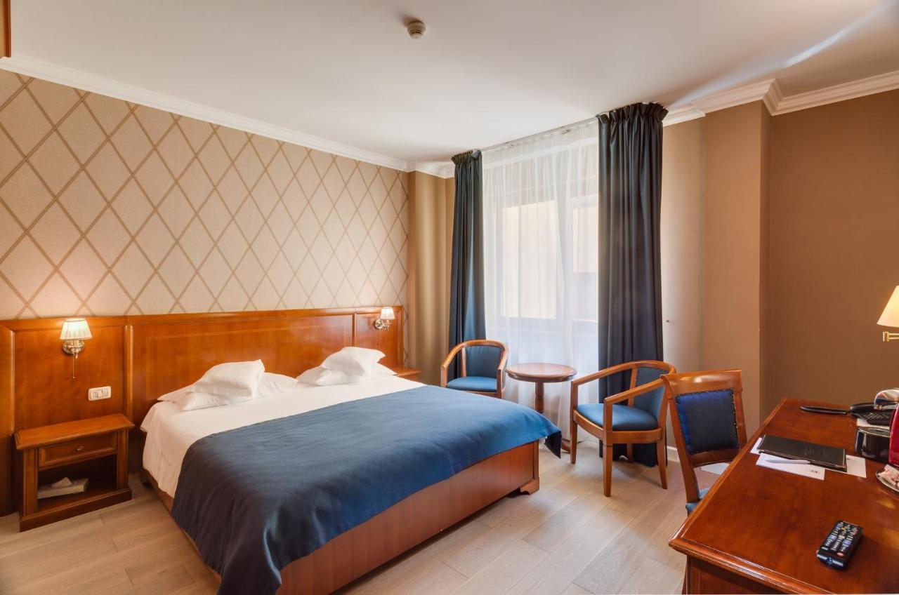 Hotel Opera Plaza Cluj-Napoca Esterno foto