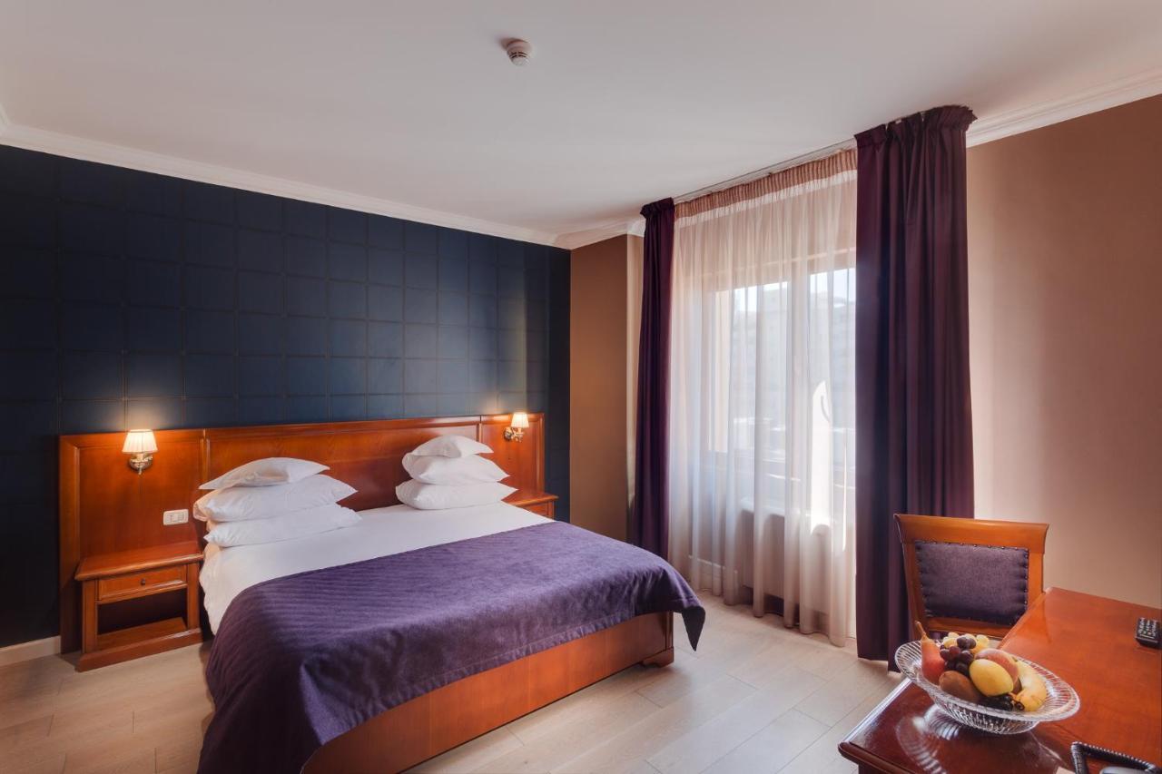 Hotel Opera Plaza Cluj-Napoca Esterno foto