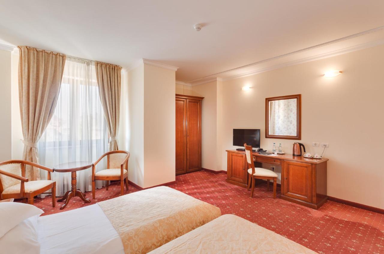 Hotel Opera Plaza Cluj-Napoca Esterno foto