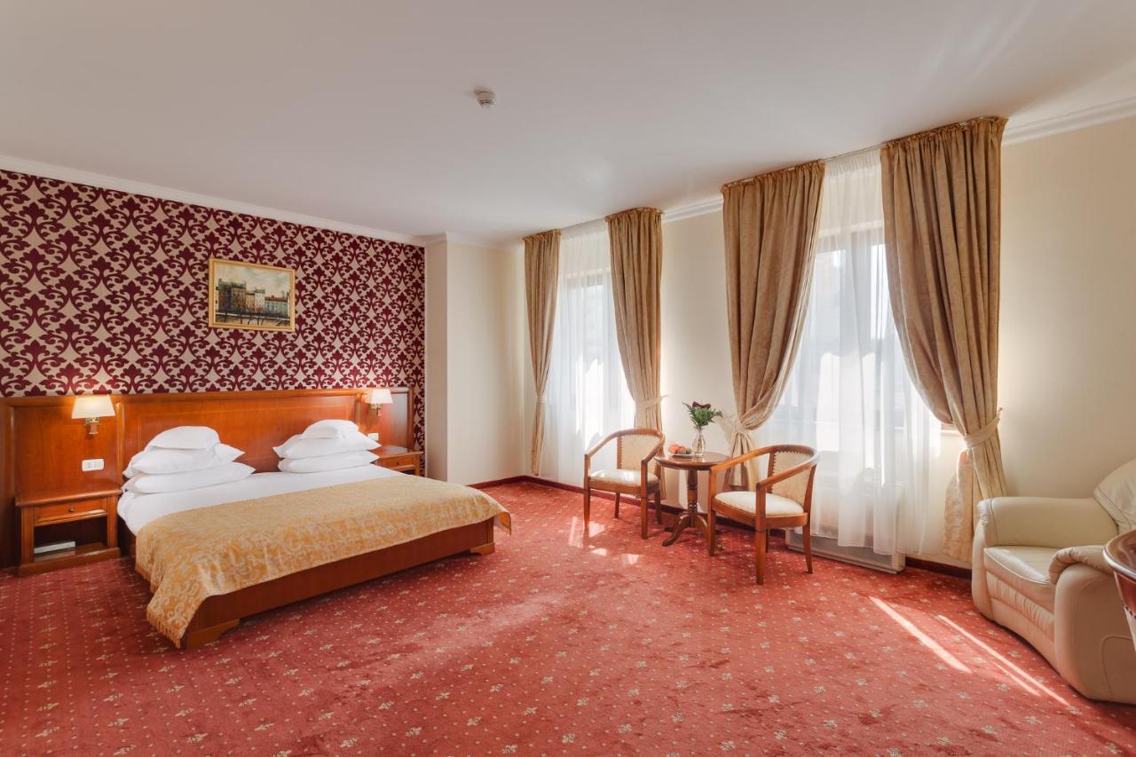 Hotel Opera Plaza Cluj-Napoca Esterno foto