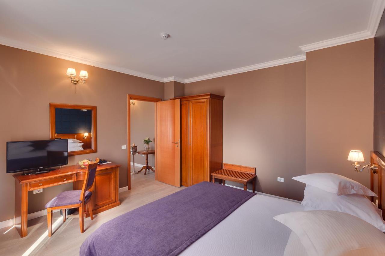 Hotel Opera Plaza Cluj-Napoca Esterno foto
