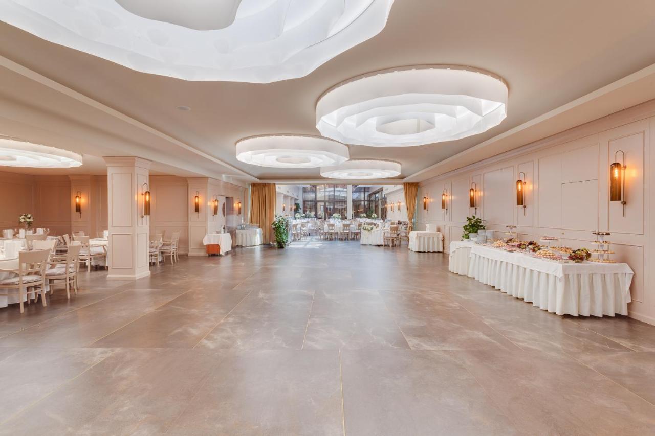 Hotel Opera Plaza Cluj-Napoca Esterno foto