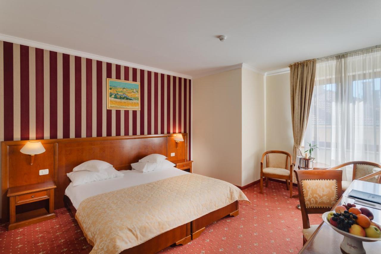Hotel Opera Plaza Cluj-Napoca Esterno foto