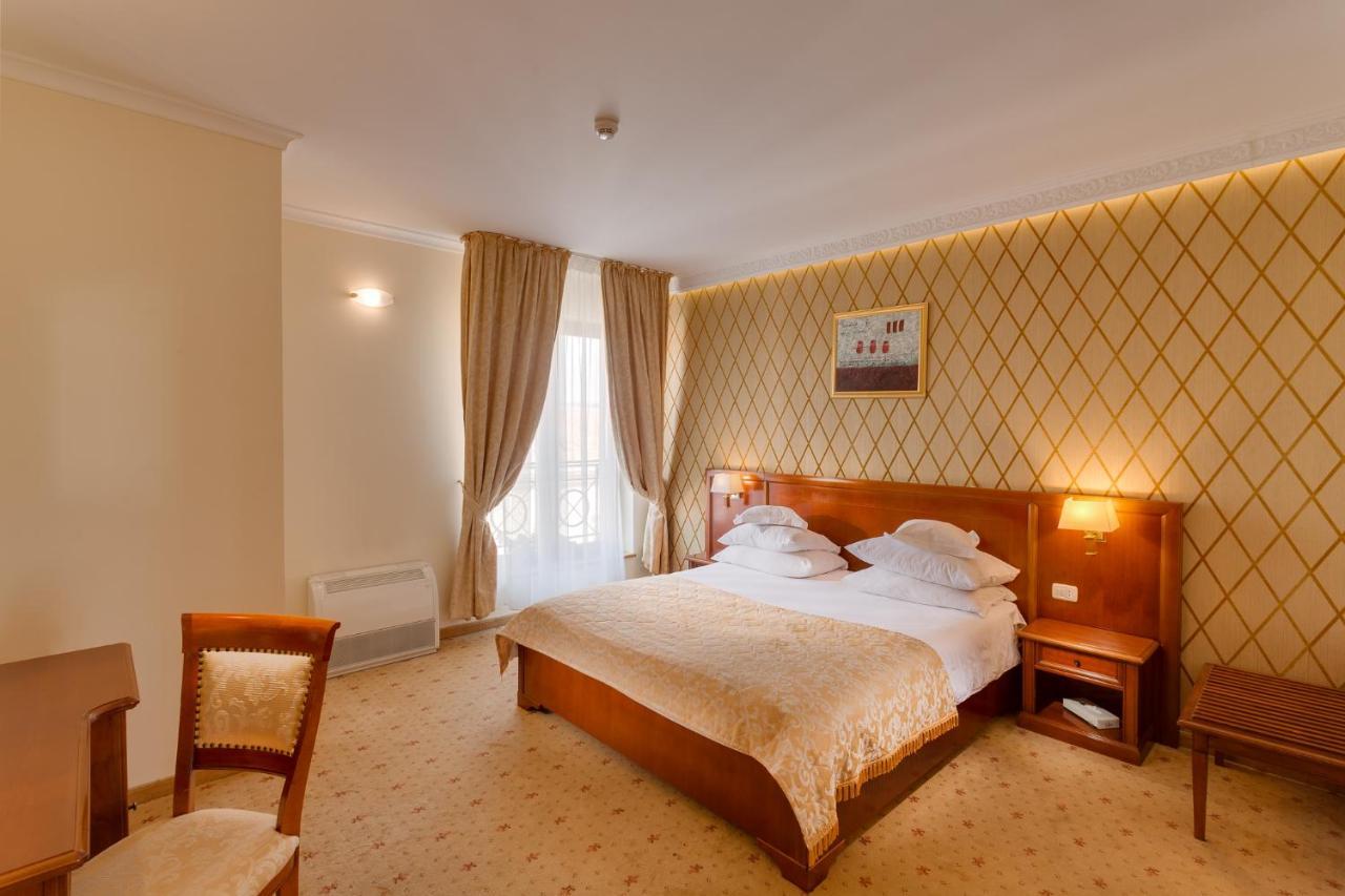 Hotel Opera Plaza Cluj-Napoca Esterno foto