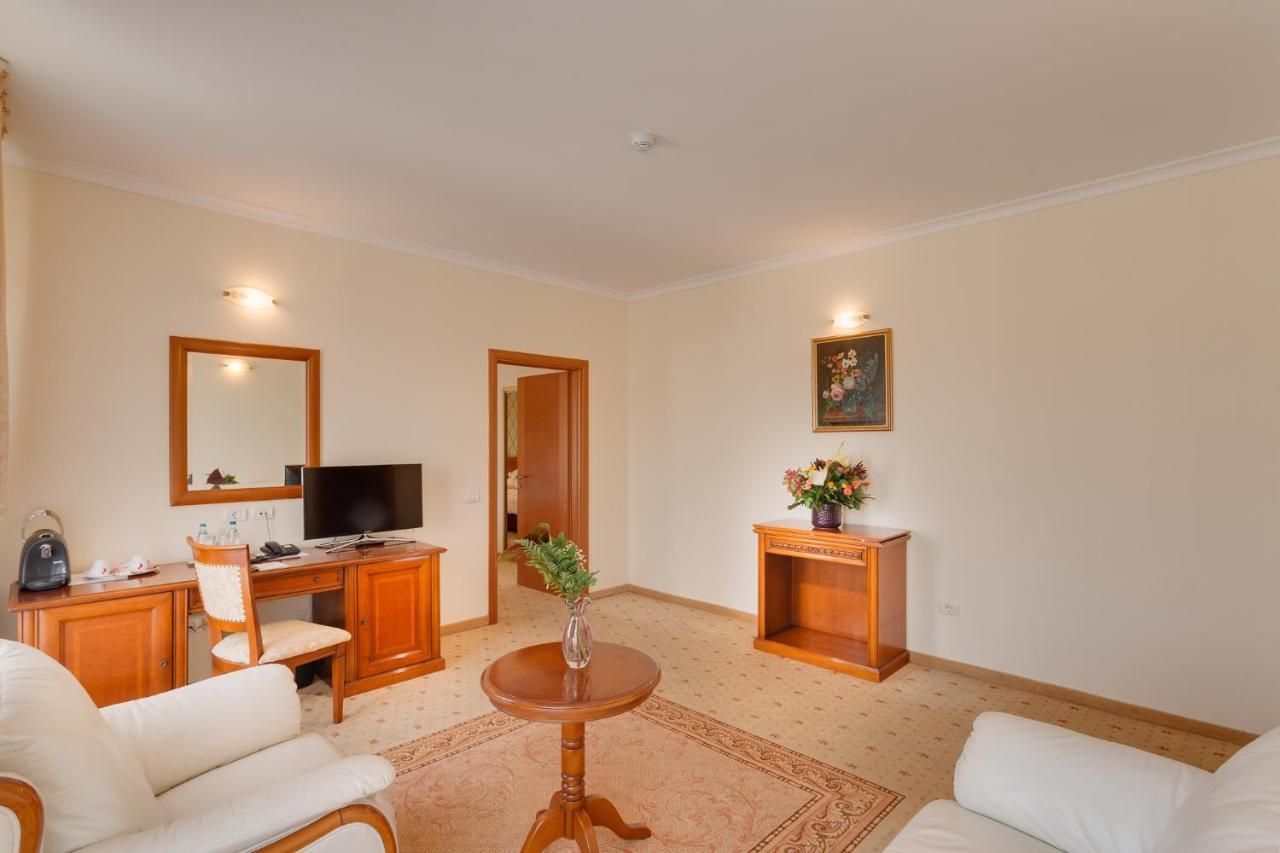 Hotel Opera Plaza Cluj-Napoca Esterno foto